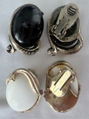 2 Pair Vintage Clip-On Earrings in Black & White